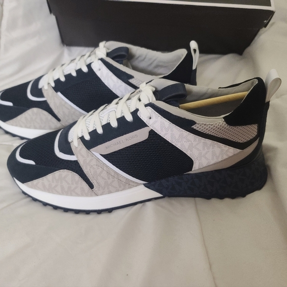 MICHAEL KORS MAN SHOE - Picture 3 of 10